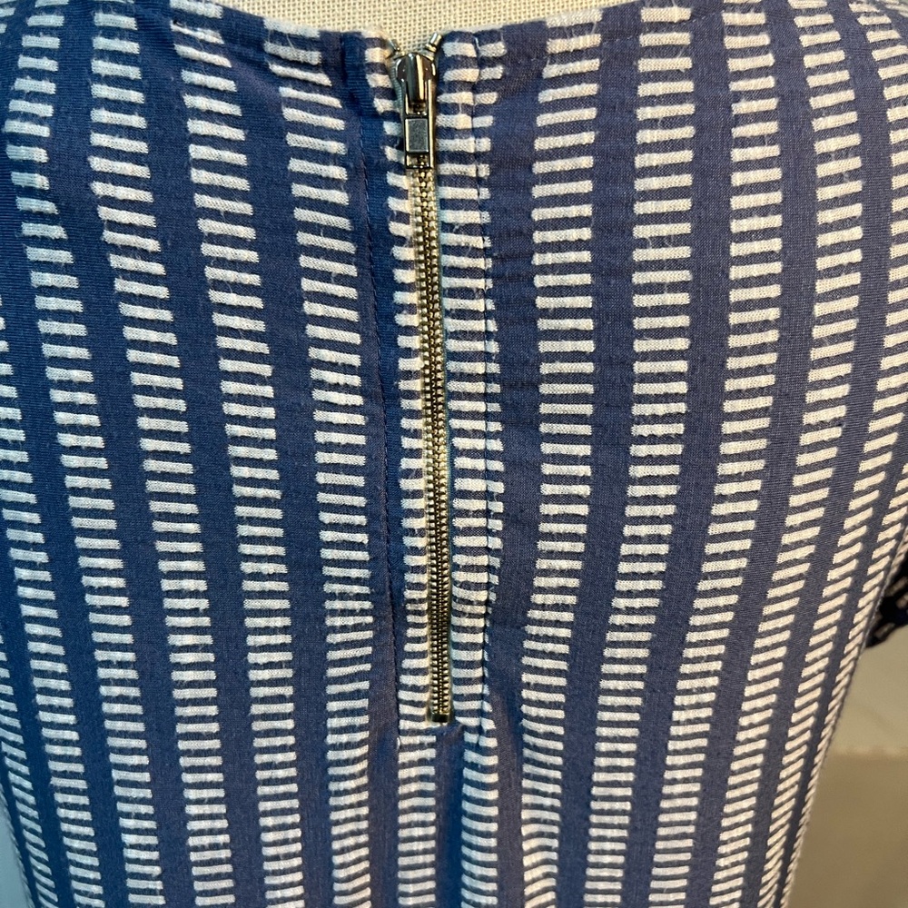 ANTHROPOLOGIE W5 Large Concepts Blue White Geo Stretch Knit Top Made in USA - Picture 3 of 4